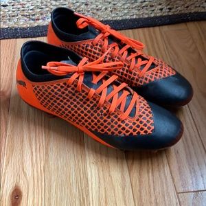 Women’s soccer cleats